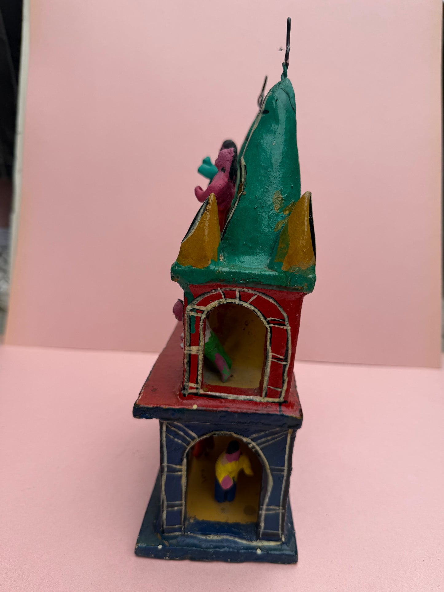 Church Sculpture by artist Calendario Medrano (#4)