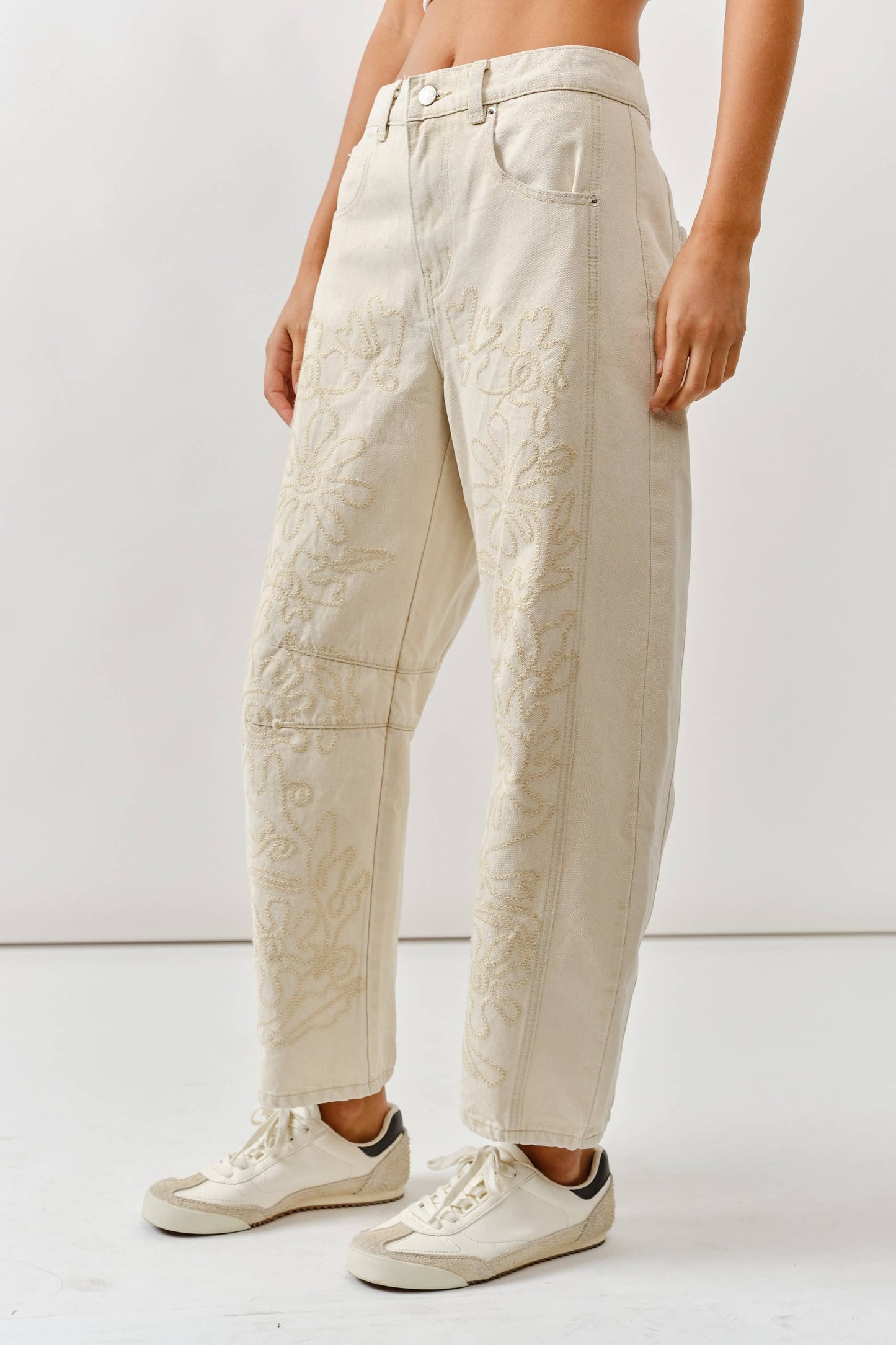 EMBROIDERED DETAIL COTTON BARREL PANTS IN BEIGE