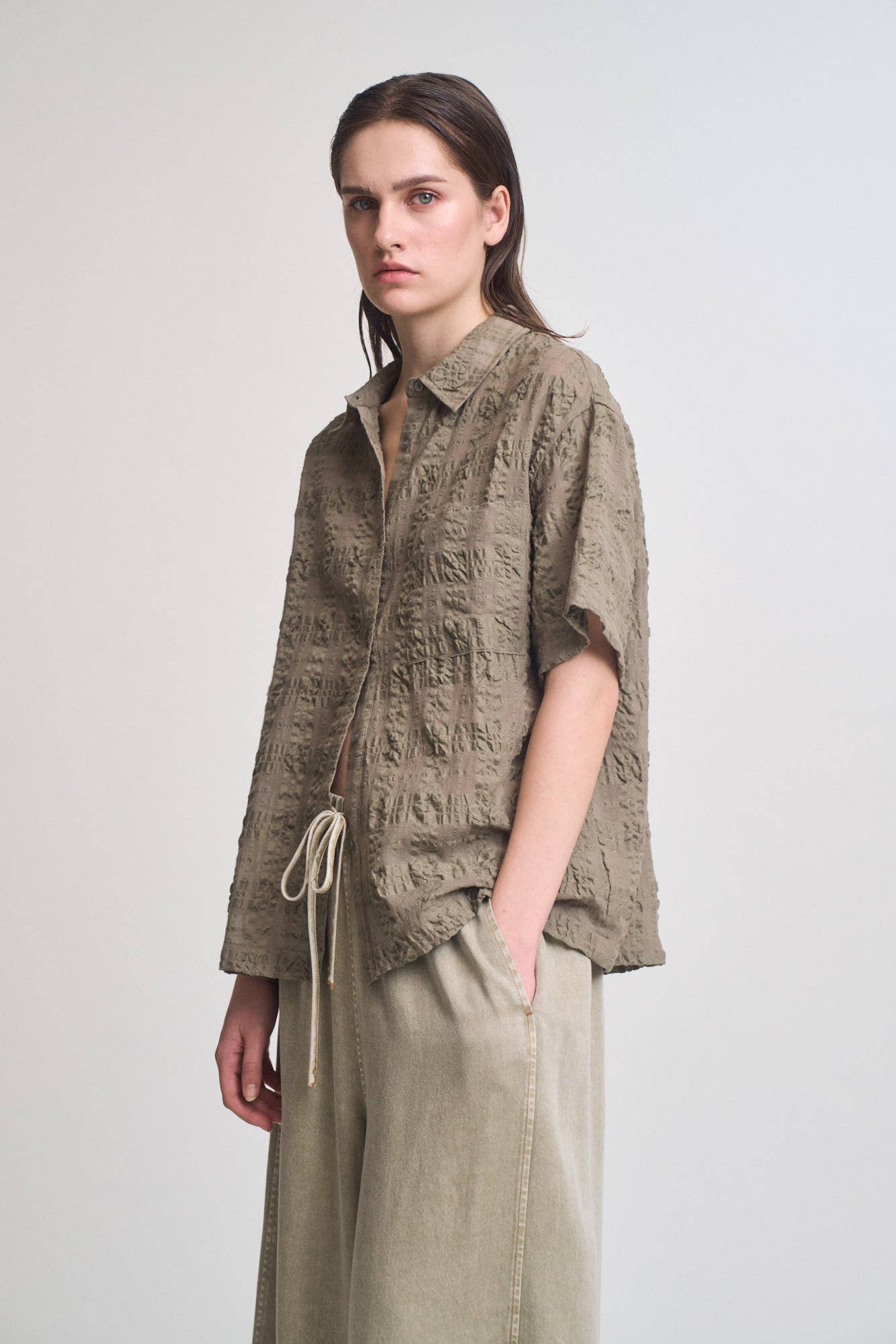 SEER PLAID BUTTON UP SHORT SLEEVE SHIRT: DUSTY OLIVE SMALL