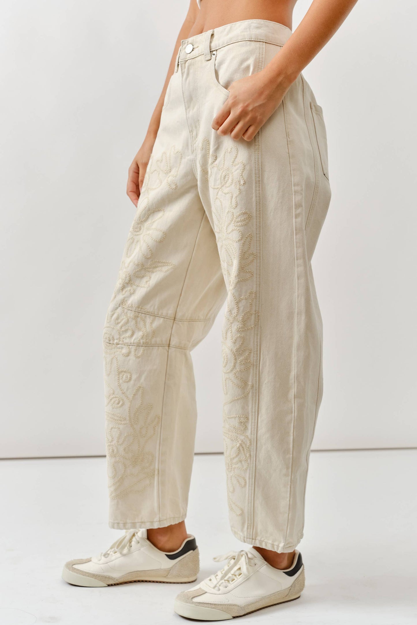 EMBROIDERED DETAIL COTTON BARREL PANTS IN BEIGE