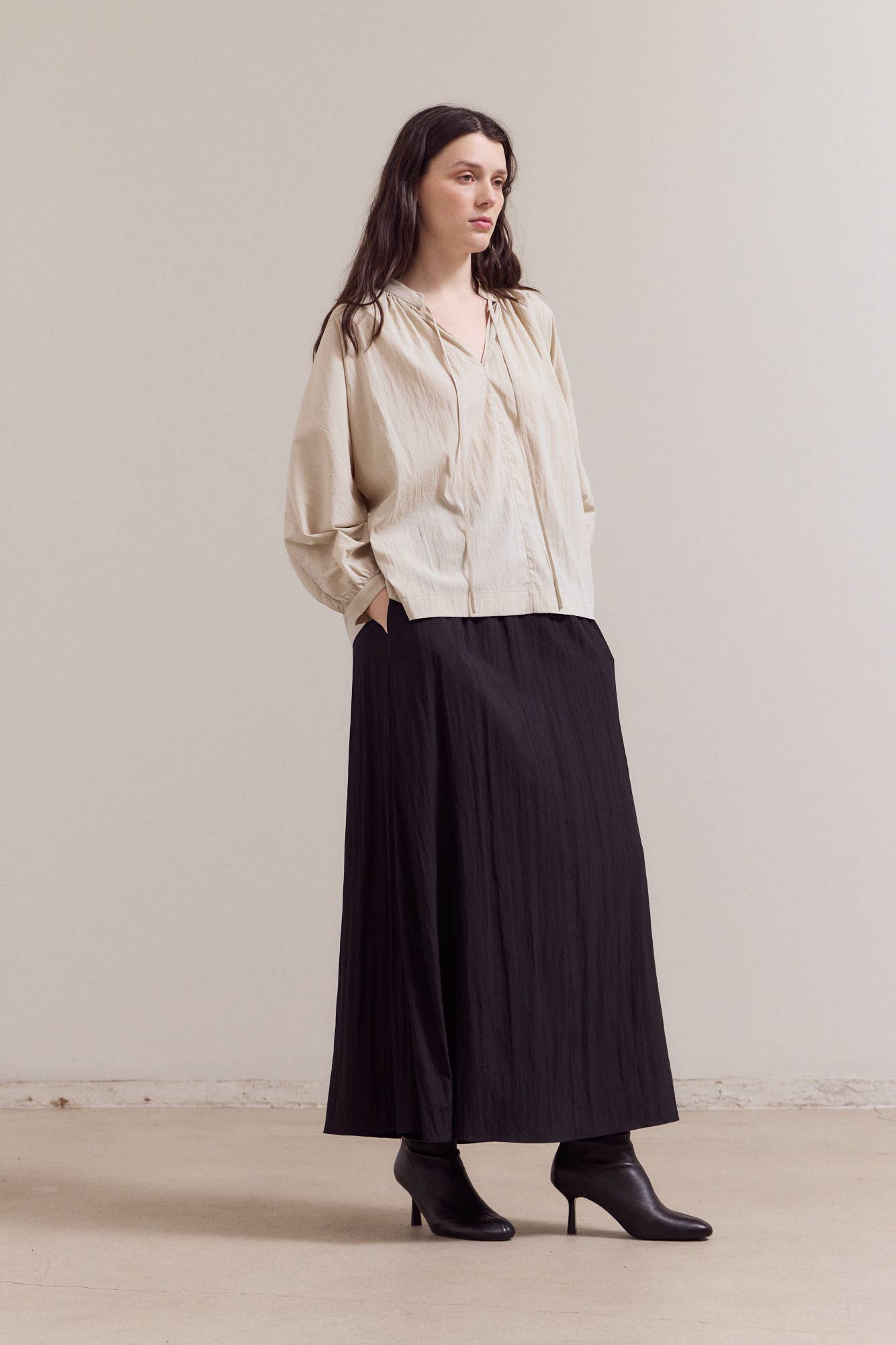 TENCEL TIED BLOUSE: ECRU SMALL
