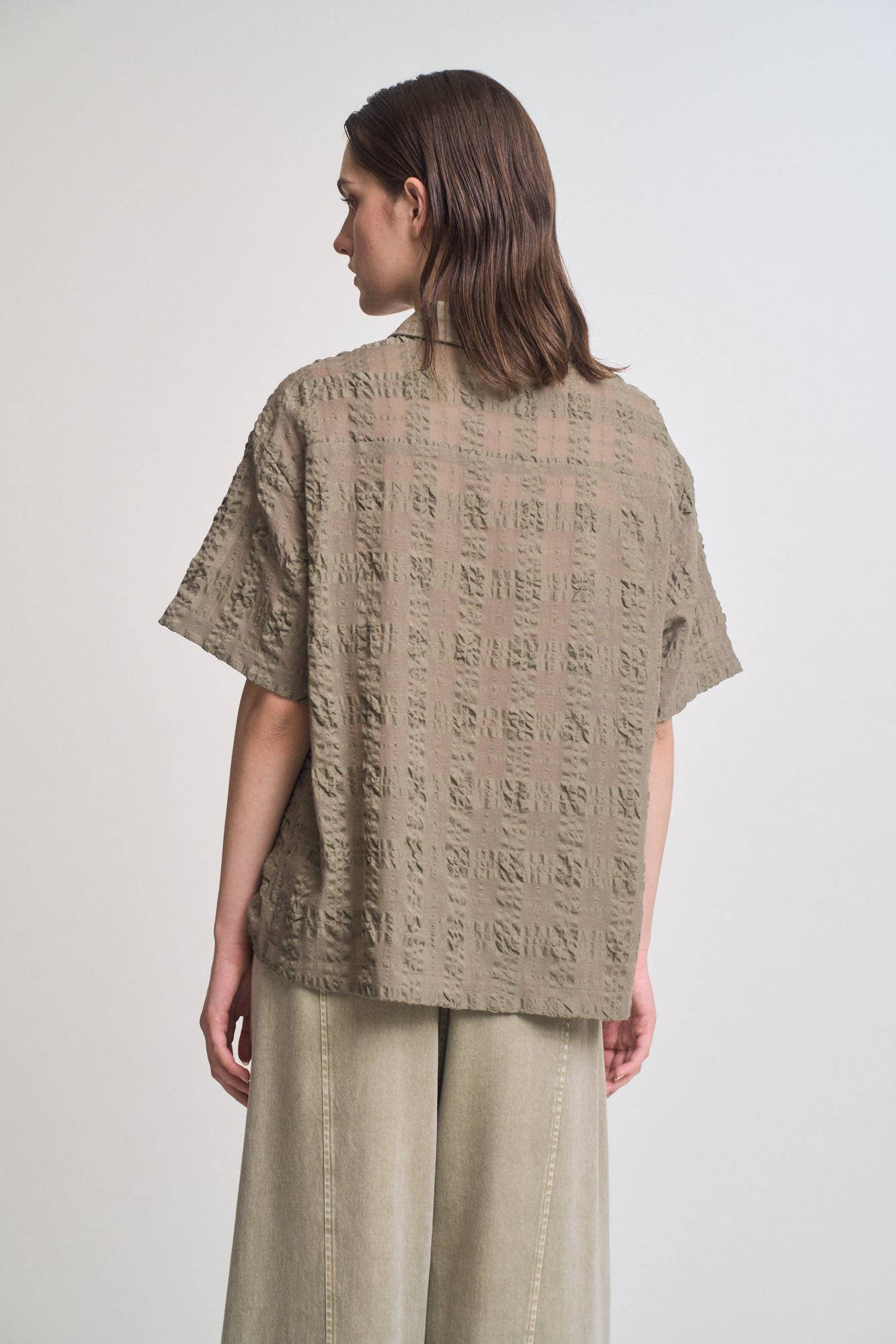 SEER PLAID BUTTON UP SHORT SLEEVE SHIRT: DUSTY OLIVE SMALL