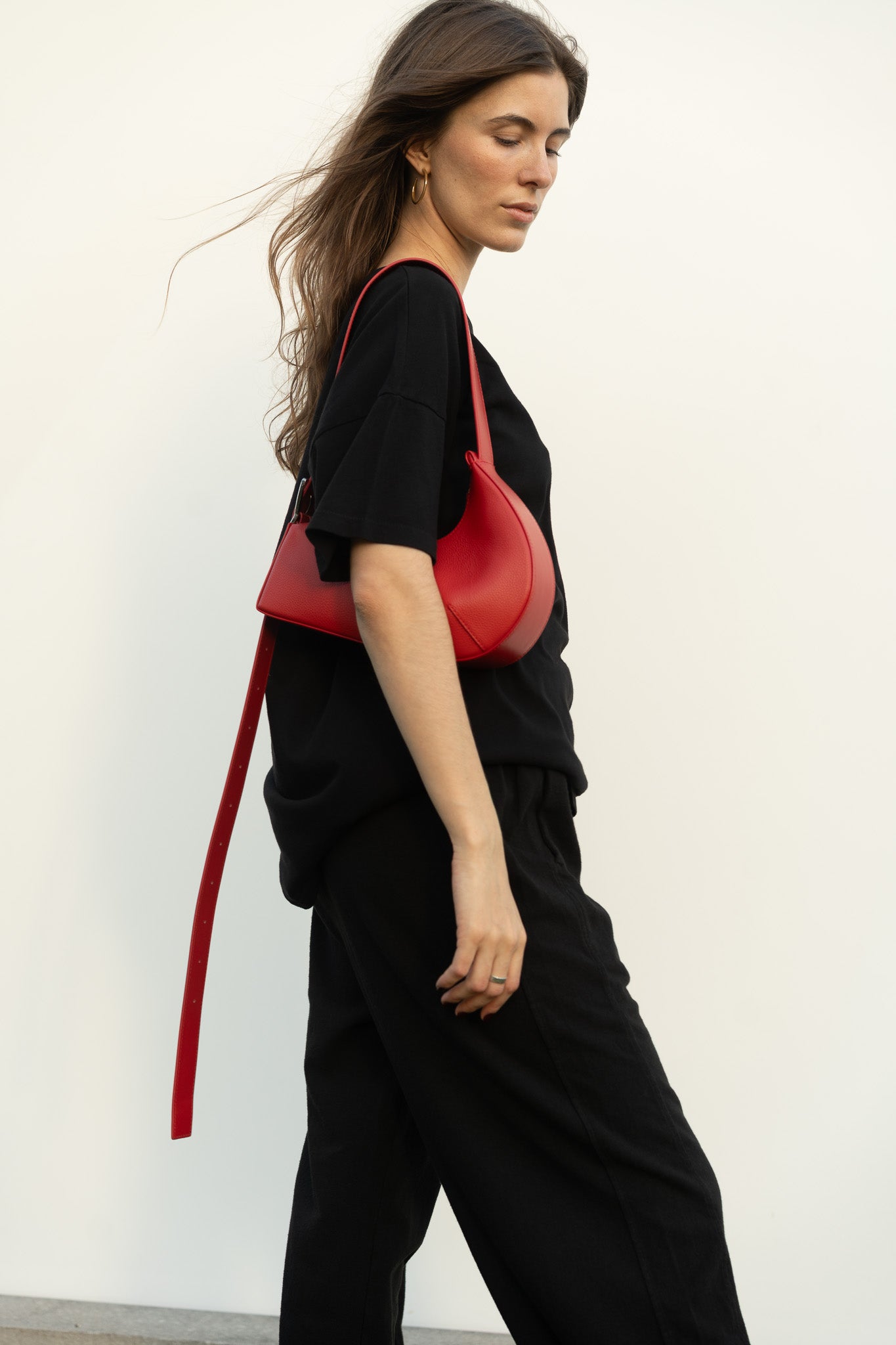 Le Bon Shoppe - Her Tee in "True Black"