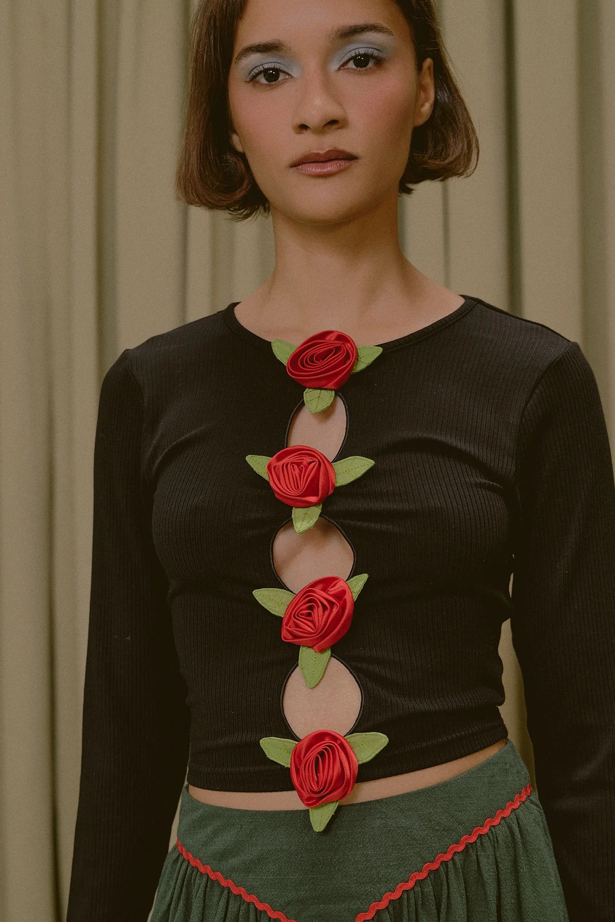 Fashion Brand Company 3 Hole Punch Tencel Rib Long Sleeve Red Roses